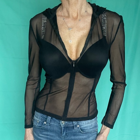 Mark Wong Nark sheer hooded 1/2 zip front top - Picture 7 of 16